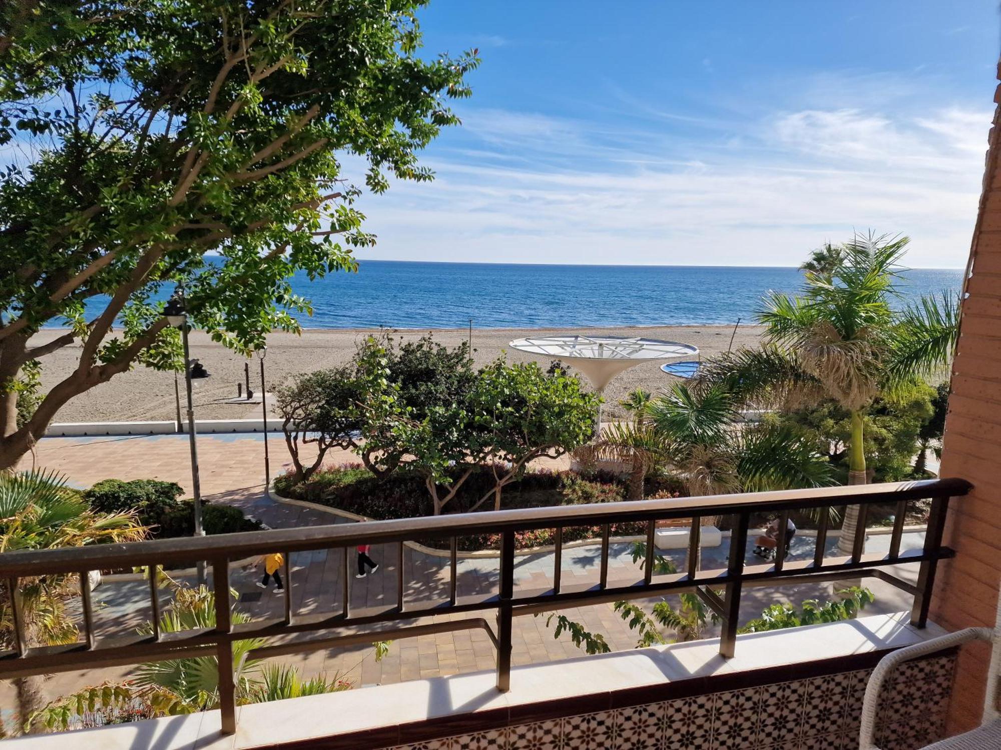 Estepona Playa Exteriör bild